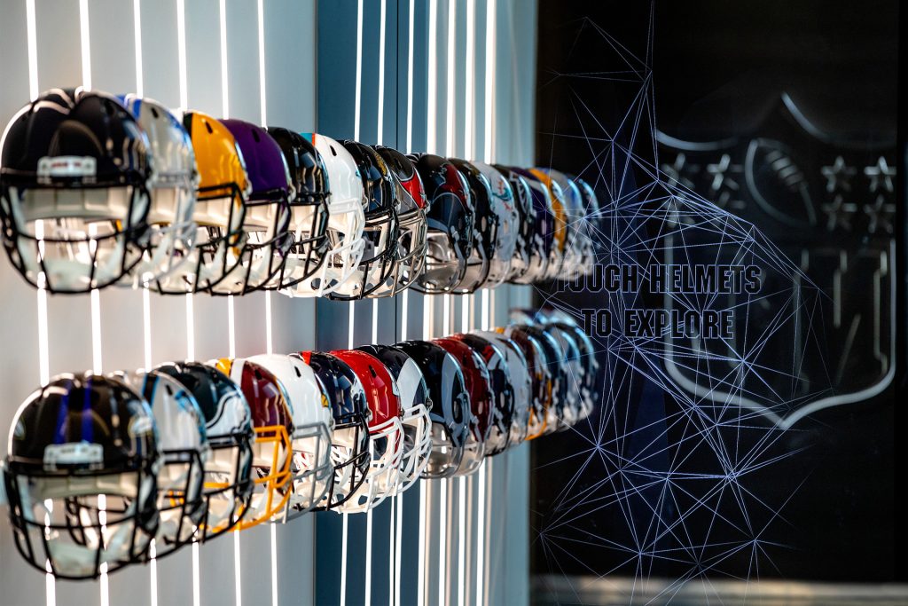 USC NFL Hall of Fame Mirror Screen